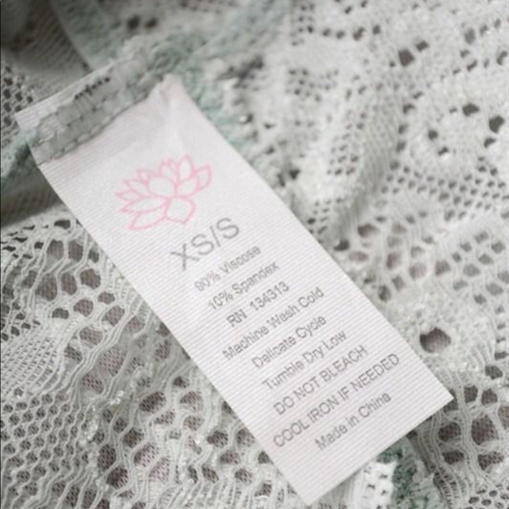 ❗️CLOSING SALE❗️ Seafoam Lace Bralette - Picture 3 of 3